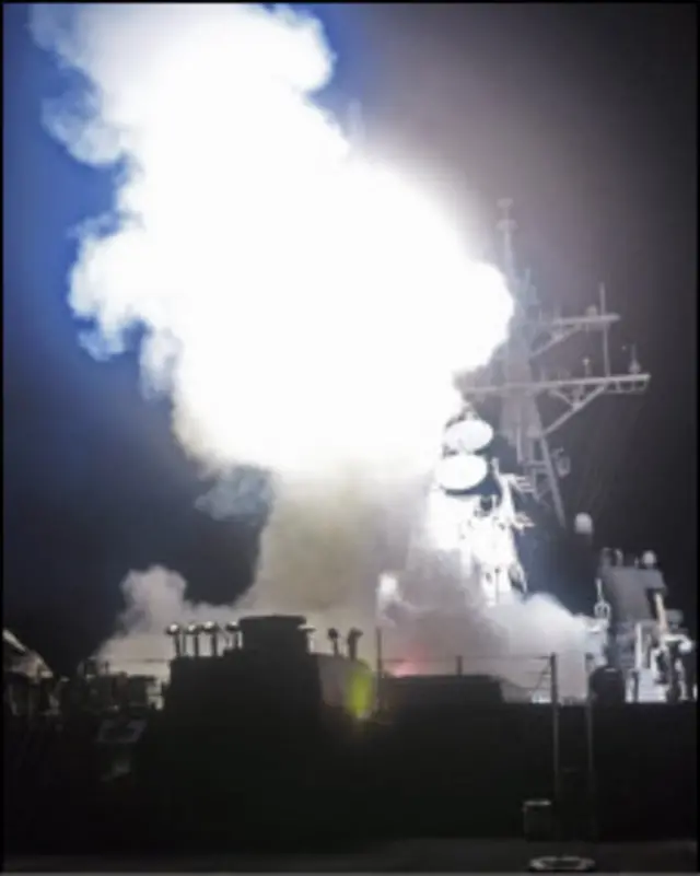 ناو آمریکایی یو اس اس مانت ویتنی، حملات هوایی ایالات متحده به لیبی را هدایت می کند