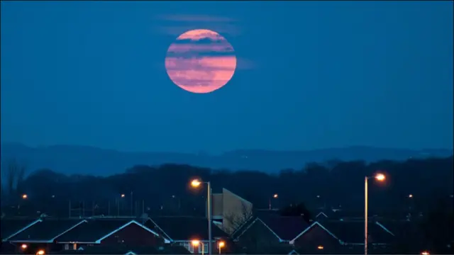 英国超级大明月