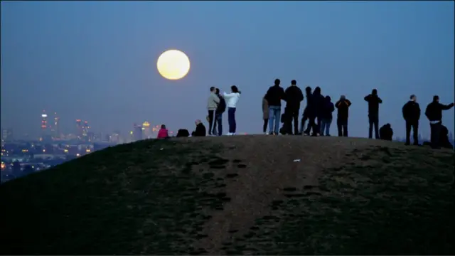 英国超级大明月