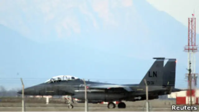 F-15 Strike Eagle di pangkalan Aviano, Italia 