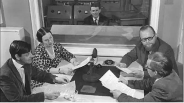 В студии Русской службы Би-би-си, 1964 год