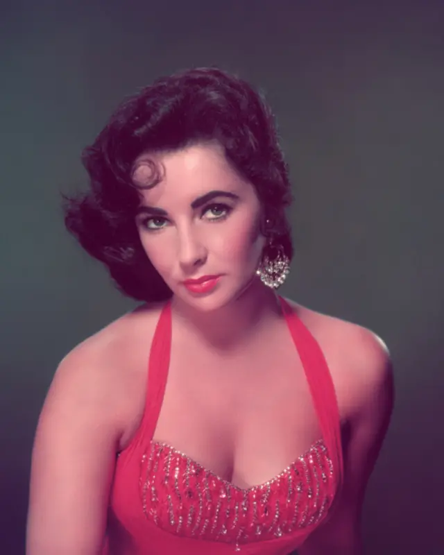 Efsane yıldız Elizabeth Taylor, menekşe gözleri ve fırtınalı yaşamıyla hatırlanacak. (Getty Images)