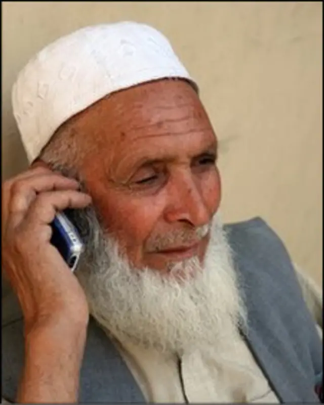 یو افغان ګرځنده تېلې فون کاروونکی