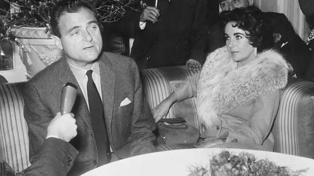 Vào năm 1957, Taylor và Wilding ly dị. Sau đó bà cải đạo sang Do Thái giáo để kết hôn với nhà sản xuất phim Mike Todd. Một năm sau, Todd thiệt mạng trên chiếc phi cơ mang tên Lucky Liz. 