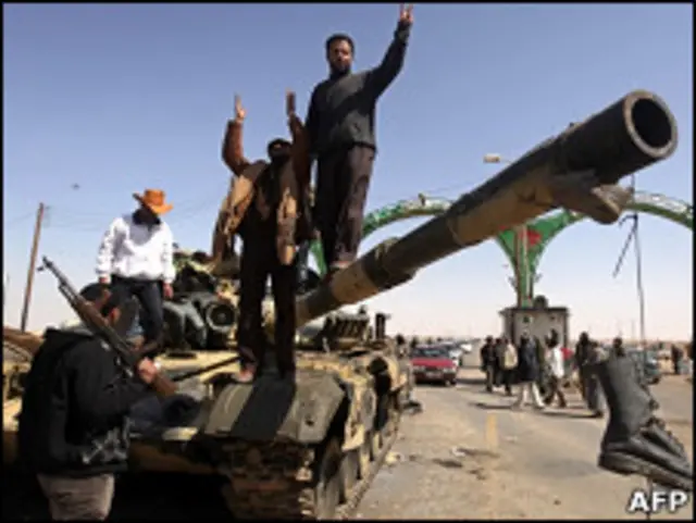 معترضان پیش تر توانسته بودند اجدابیا را از ارتش لیبی باز پس بگیرند