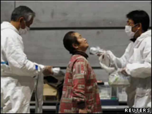 Kiểm tra phóng xạ tại Fukushima