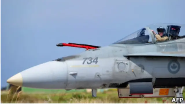 Канадские истребители возвращаются с боевого вылета