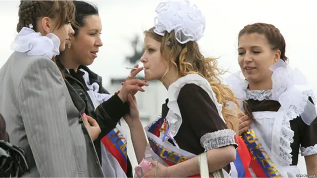 Россия. Выпускники школы на последнем звонке