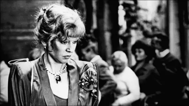 Әкесі қызына кірді порно смотреть онлайн