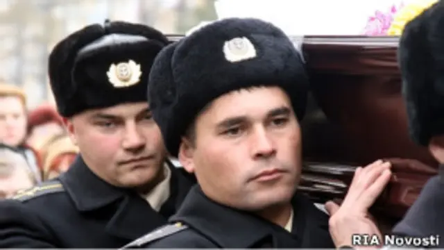 Похороны погибших в результате аварии АПЛ "Нерпа"