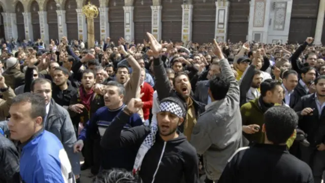 Aksi protes di banyak pelosok Suriah