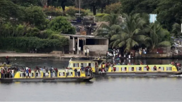 Patriot muda pendukung Laurent Gbagbo