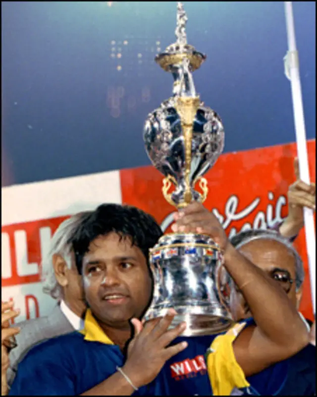 ශ්‍රී ලංකා ක්‍රිකට් ක්‍රීඩාවේ ස්වර්ණමය අවධිය 