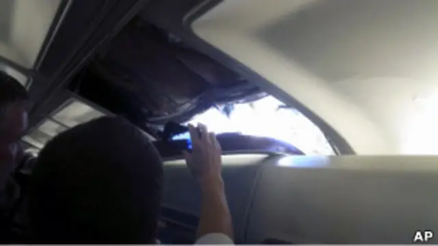 Дыра в фюзеляже