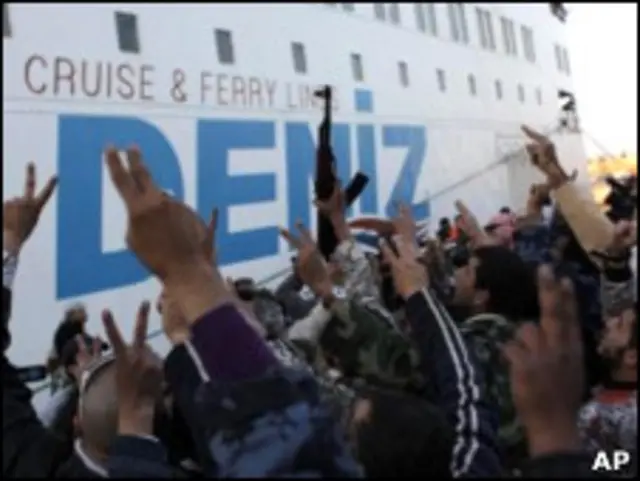 کشتی یونانی در بنغازی