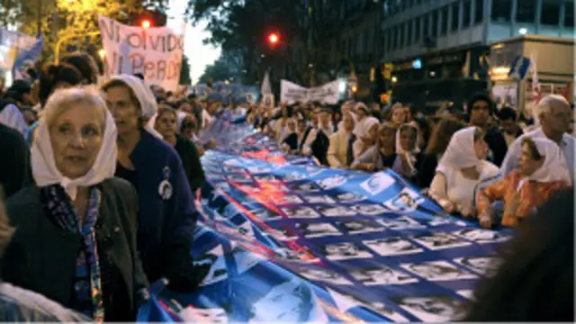 Manifestación de las madres y abuelas de Plaza de Mayo