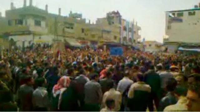 Mass warga Suriah kembali melancarkan demonstrasi antipemerintah di Deraa 