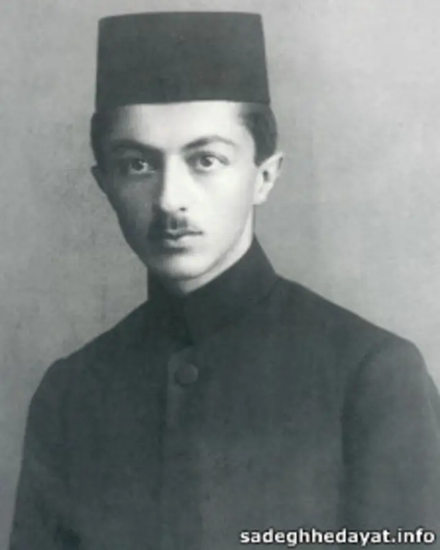 صادق هدایت در هفده سالگی