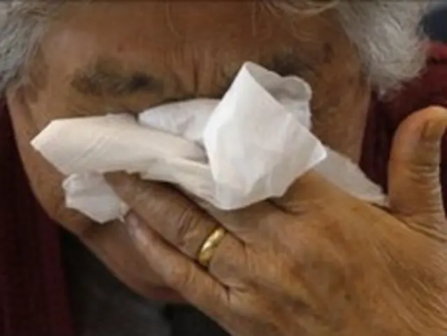 Raia wa Japan akiomboleza