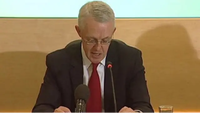 глава независимой комиссии по банкам джон викерс