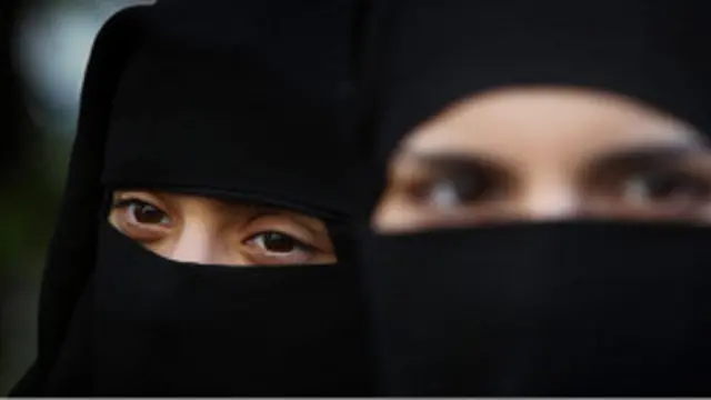 Женщины в парандже