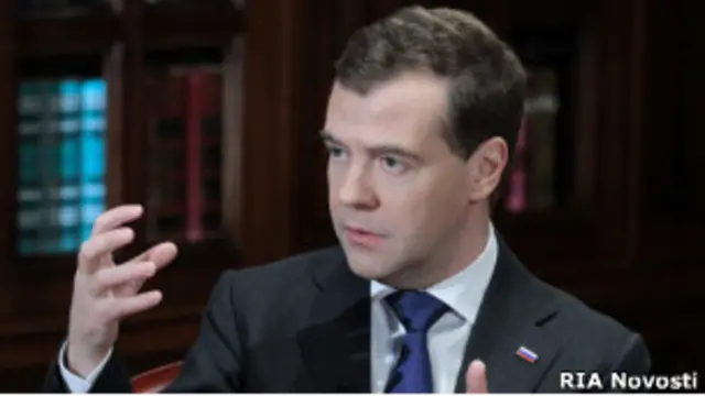 Президент России Дмитрий Медведев дает интервью китайскому телевидению 7 апреля 2011 г.