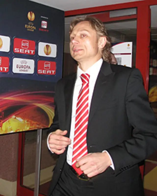 Валерий Карпин