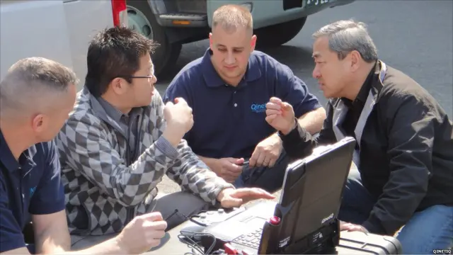 掌控机器人的工程师们