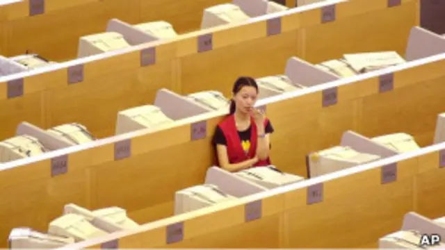 Operadora de bolsa en Shangái