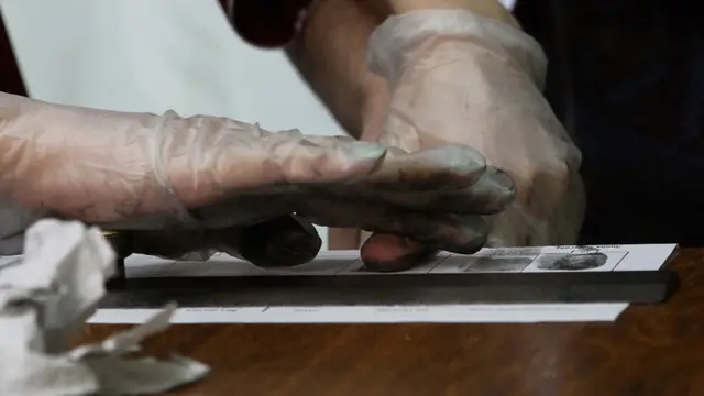 Те, кто попал на сборный пункт, ранее уже прошли с десяток медосмотров в военкомате, поэтому процедура носит формальный характер. 