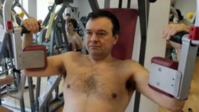 نود درصد از اعضای انجمن لختی گراها در نظرسنجی گفته اند ترجیح می دهند همه نوع کلاس های نرمش و ورزش را لخت انجام دهند