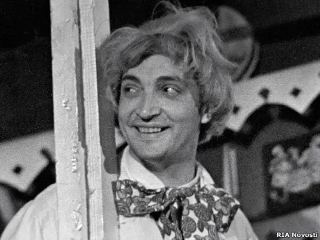 Михаил Козаков в роли Кисточкина 