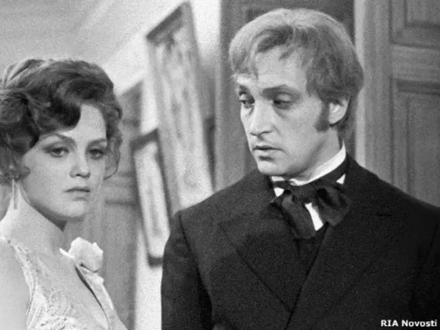 Михаил Козаков в роли Бессонова и Светлана Пенкина в роли Кати