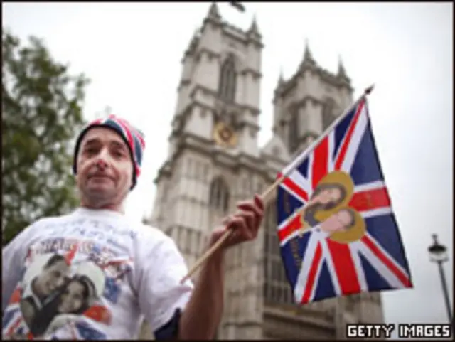 Loughrey, diante da abadia