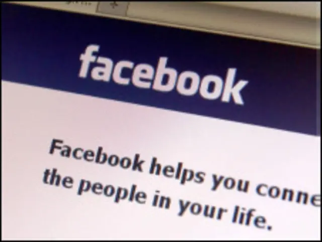 فیس بک فائل فوٹو