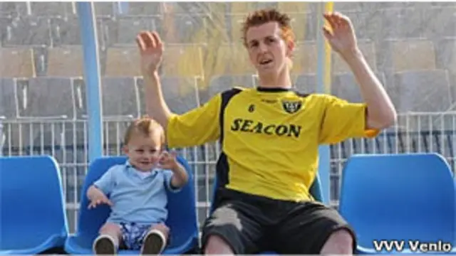 Baerke van der Meij, junto al jugador del VVV-Venlo Ken Leemans. Foto: Ellen Berdn, VVV-Venlo