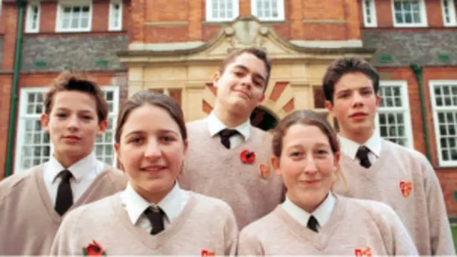 英国私立学校人数下降,学费上涨。