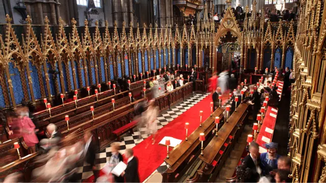 Inilah situasi di dalam Westminster Abbey menjelang kedatangan para tamu undangan dan mempelai kerajaan, Pangeran William dan Kate Middleton.