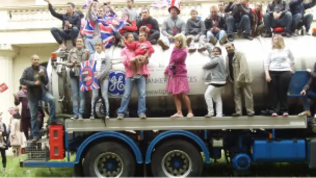 Banyak warga antusias menyambut perkawinan William-Kate