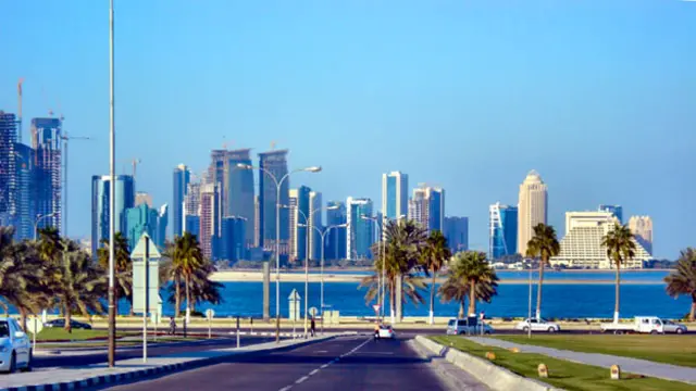 قطاع البناء، الذي يعمل فيه كثير من العمال الأجانب، يشهد ازدهارا واضحا منذ فوز قطر بحق استضافة كأس العالم 2022.