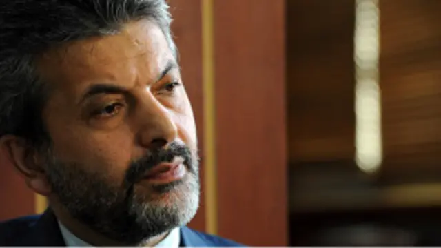 وزیر علوم ایران: از اسلامی تر شدن دانشگاه ها عقب نخواهیم نشست، زیرا با آقای بالای سرمان معامله کرده ایم که بهترین تاجر است