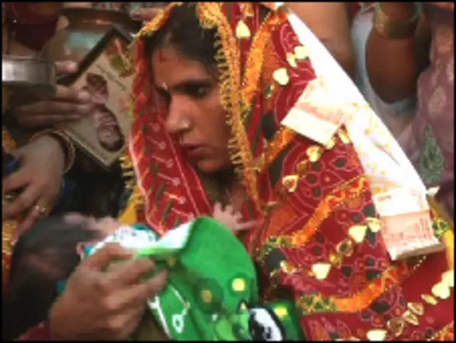 मुन्नी चाहती हैं कि उनकी बेटी पढ़-लिखकर अपने भविष्य के फैसले खुद करे.