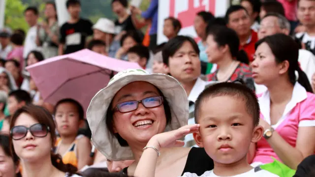 解放军驻港部队军营开放日——昂船州军营(01/05/2011，BBC中文网照片)