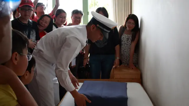 解放军驻港部队军营开放日——昂船州军营(01/05/2011，BBC中文网照片)