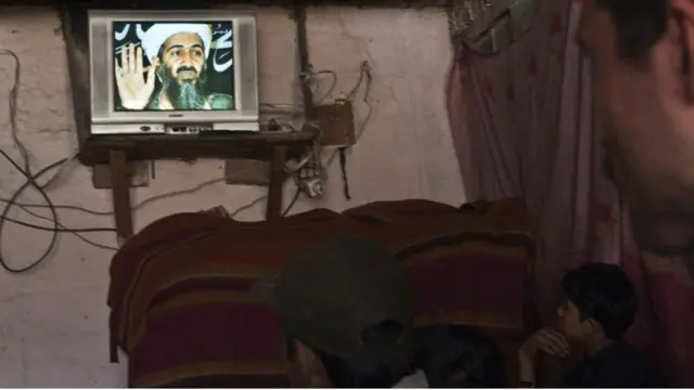 د اسامه په تېر څو کلن پټ ژوند کې د هغه لخوا وېديويي او غږیز پیغامونه خپرېدل.