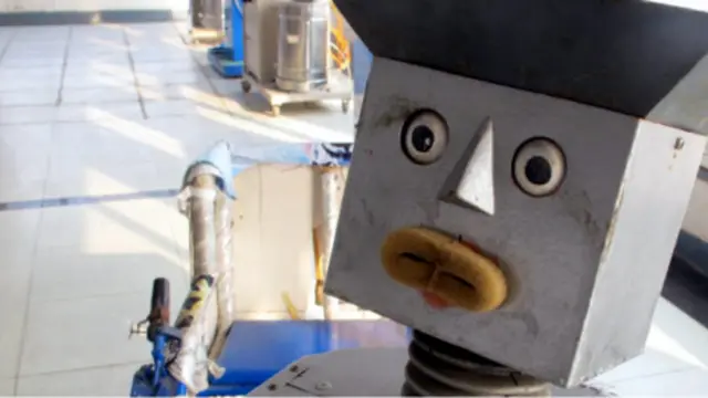 Robot yang dibuat oleh Wu Lulu