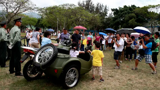 解放军驻港部队军营开放日——石岗军营(02/05/2011，BBC中文网照片）