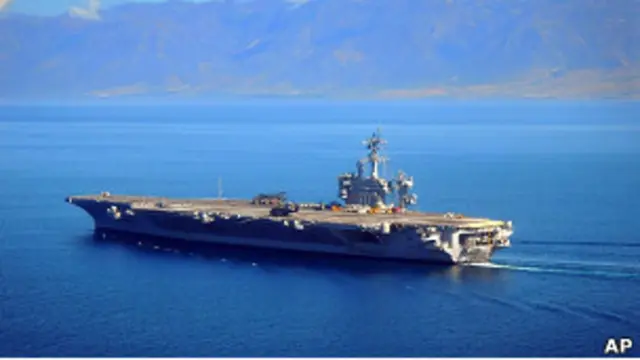 Американский авианосец "Карл Винсон"