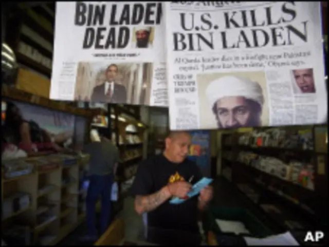 Jornais de Los Angeles noticiam morte de Bin Laden
