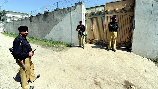 يتنازع اليوم الجيش والسلطات المحلية على كيفية استخدام هذه الارض